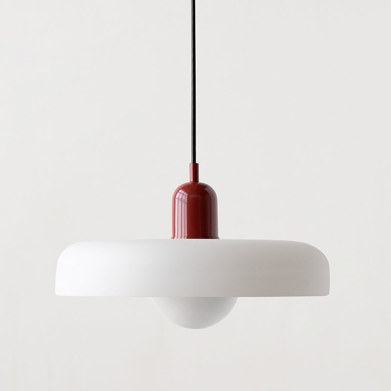 Minimalistische Keramik Pendelleuchte mit geschichtetem Glockenschirm