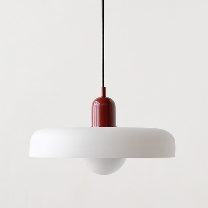 Minimalistische Keramik Pendelleuchte mit geschichtetem Glockenschirm