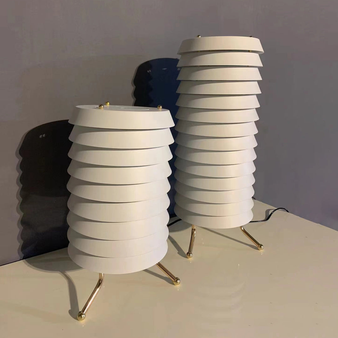 Moderne Gerippte Tischlampe