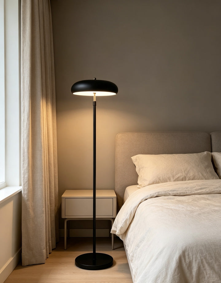 Zeitgenössische LED Stehlampe