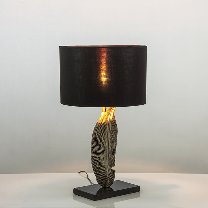 Feder-inspirierte Tischlampe