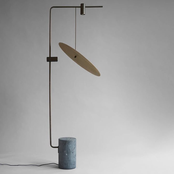 Moderne verstellbare Stehlampe mit Marmorbasis
