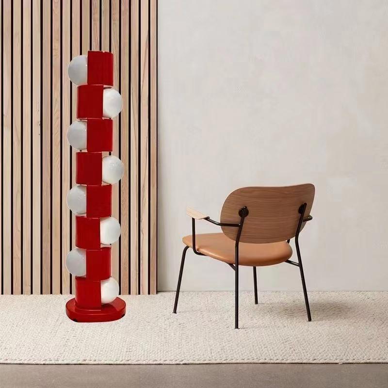 Skulpturale Turm Stehlampe mit modernem Design