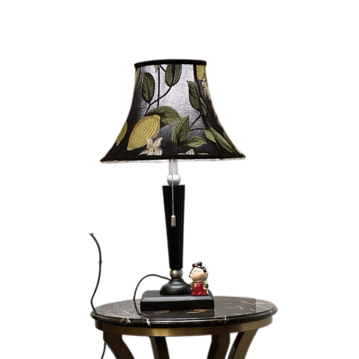 Elegante Bestickte Tischlampe