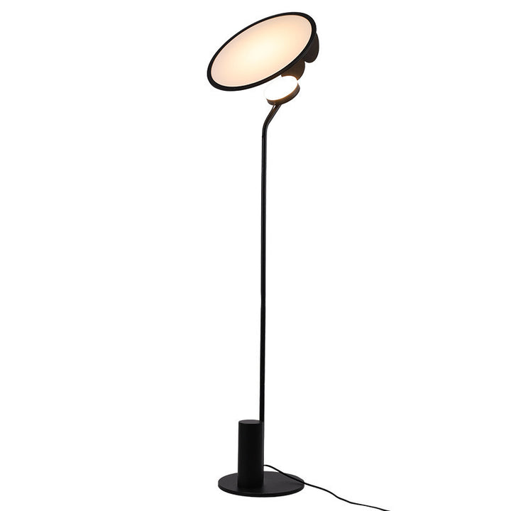 Elegante moderne minimalistische Stehlampe
