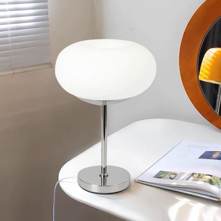 Moderne Glas- und Chrom-Tischlampe
