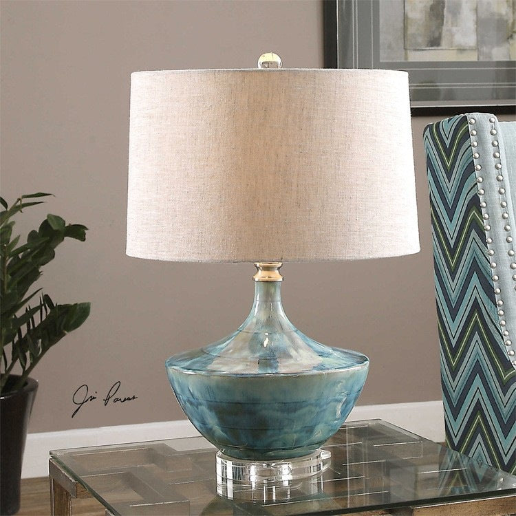Dekorative Tischlampe mit künstlerischem Glasdesign