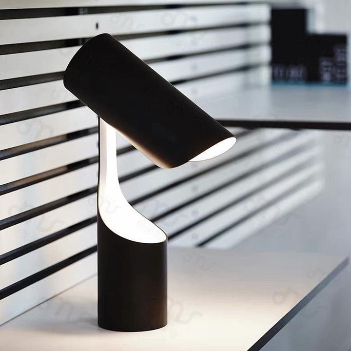 Moderne stilvolle Schreibtischlampe