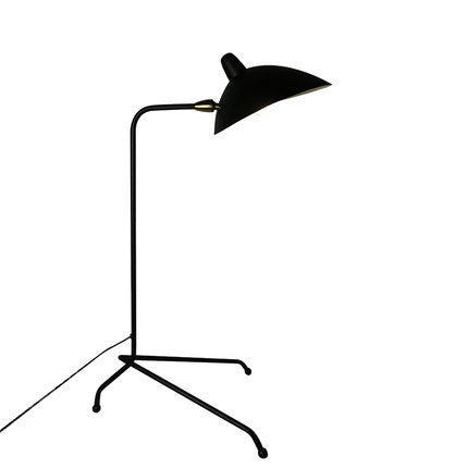 Moderne verstellbare Schreibtischlampe mit minimalistischer Gestaltung