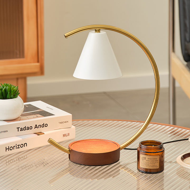 Crescent Arc Tischlampe mit Lederbesatzsockel
