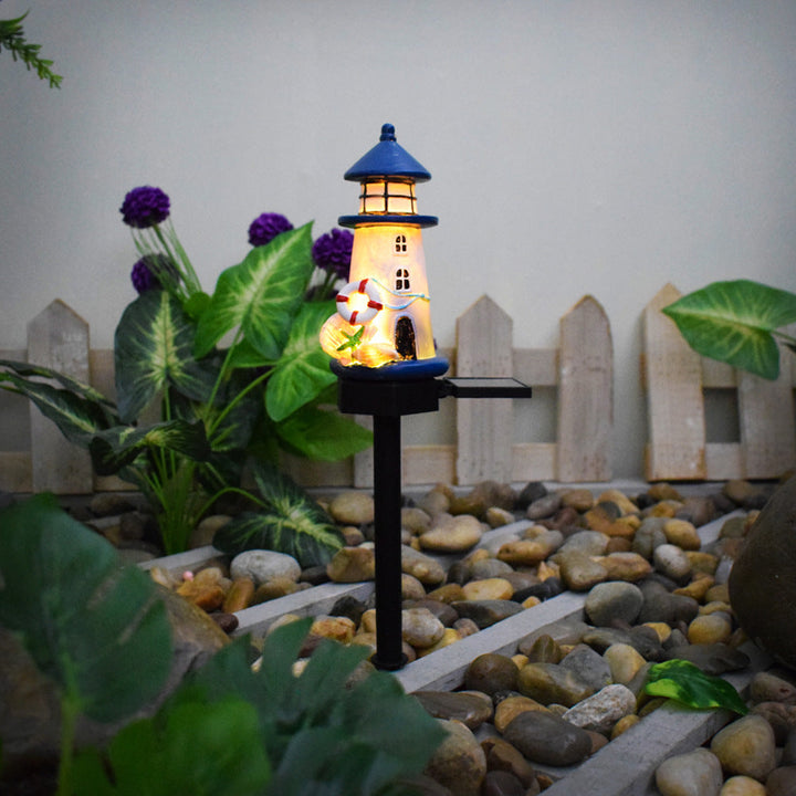 Resin-Leuchtturm-LED-Gartensteckerlampe mit integriertem Solarpanel und Rettungsring-Ornament