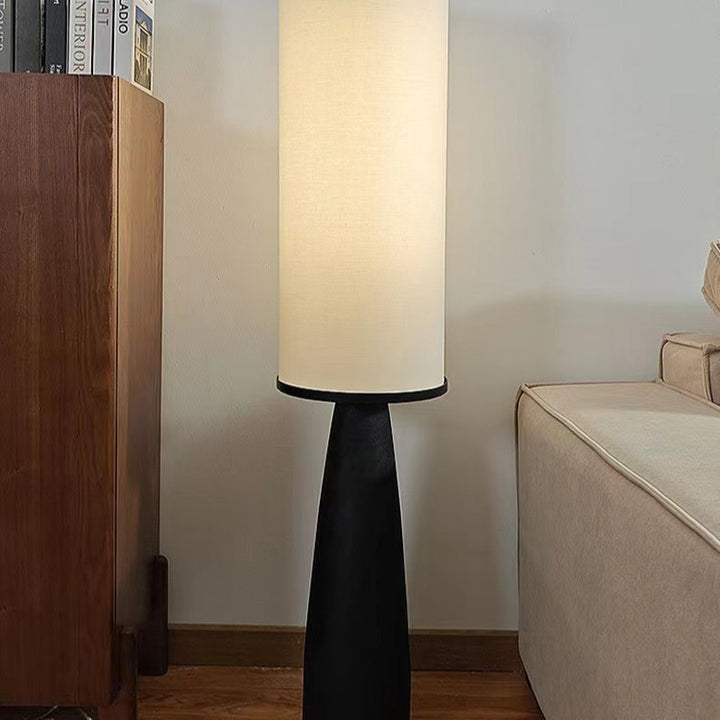 Moderne Minimalistische Stehlampe mit integriertem Beistelltisch