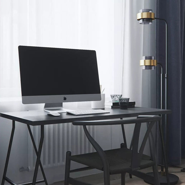 Moderne verstellbare Stehlampe mit Doppelkopf