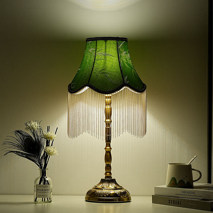 Seidenfringierte Empire-Style Tischlampe mit Perlenquaste Schirm