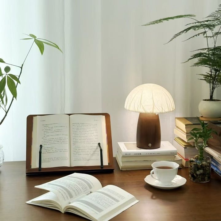 Moderne pilzförmige Tischlampe