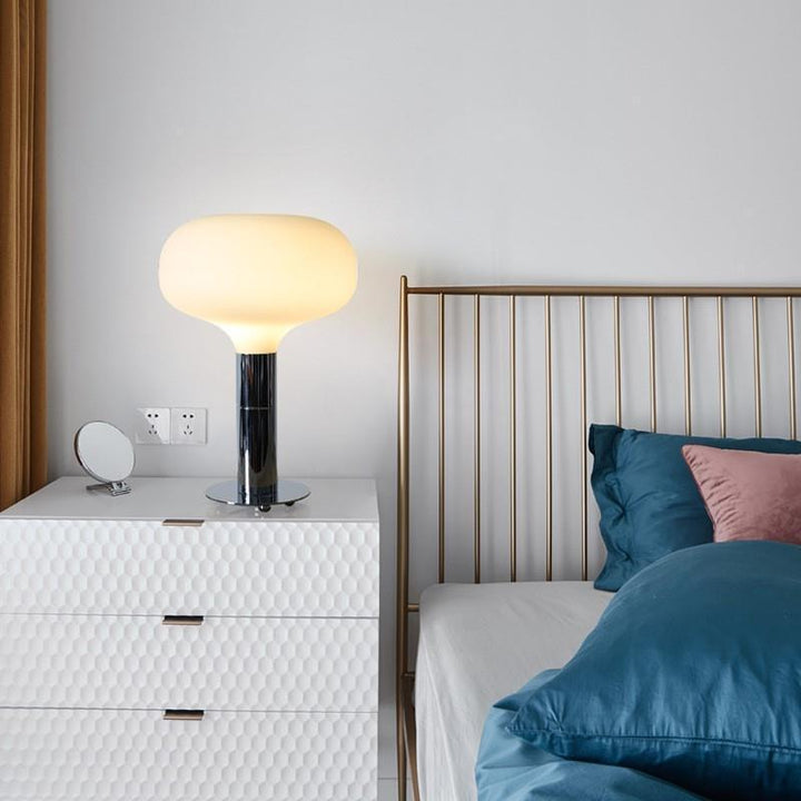 Moderne Tischlampe aus Glas