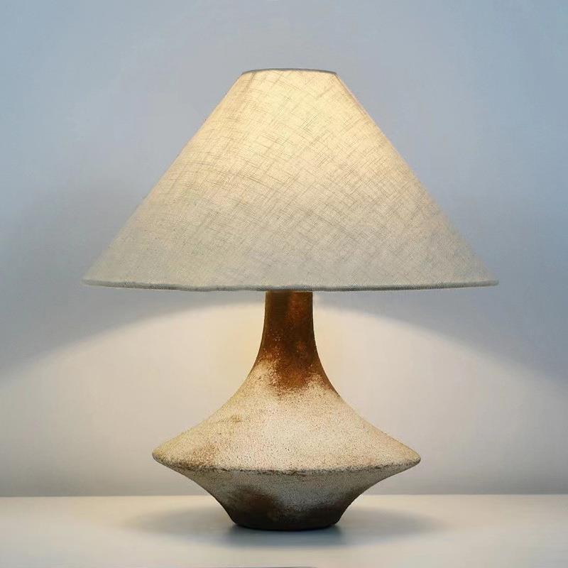 Artisan Tischlampe mit natürlicher Ästhetik