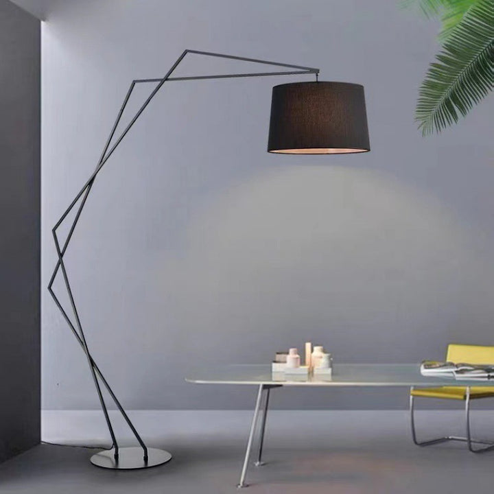 Moderne Zickzack Stehlampe