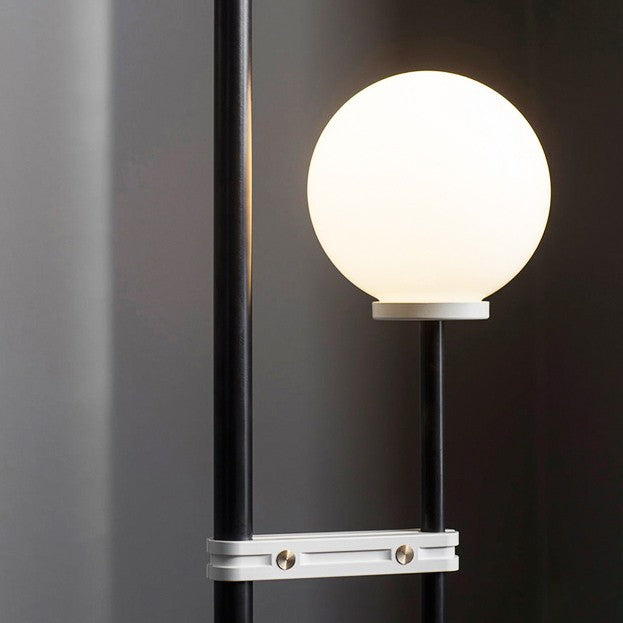 Moderne Statement Stehlampe