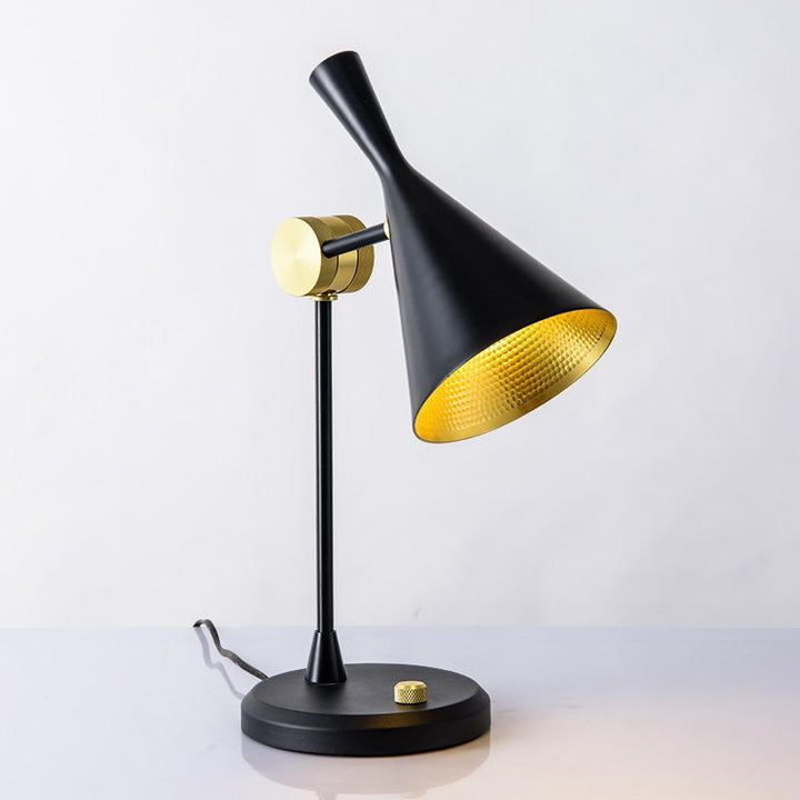Verstellbare Schreibtischlampe