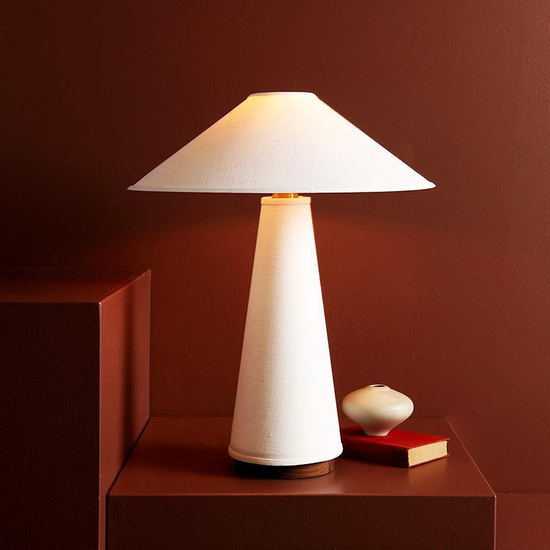 Elegante Kegeltischlampe