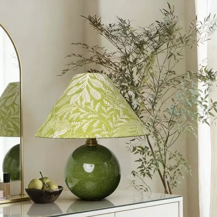 Botanisch gemusterte Tischlampe