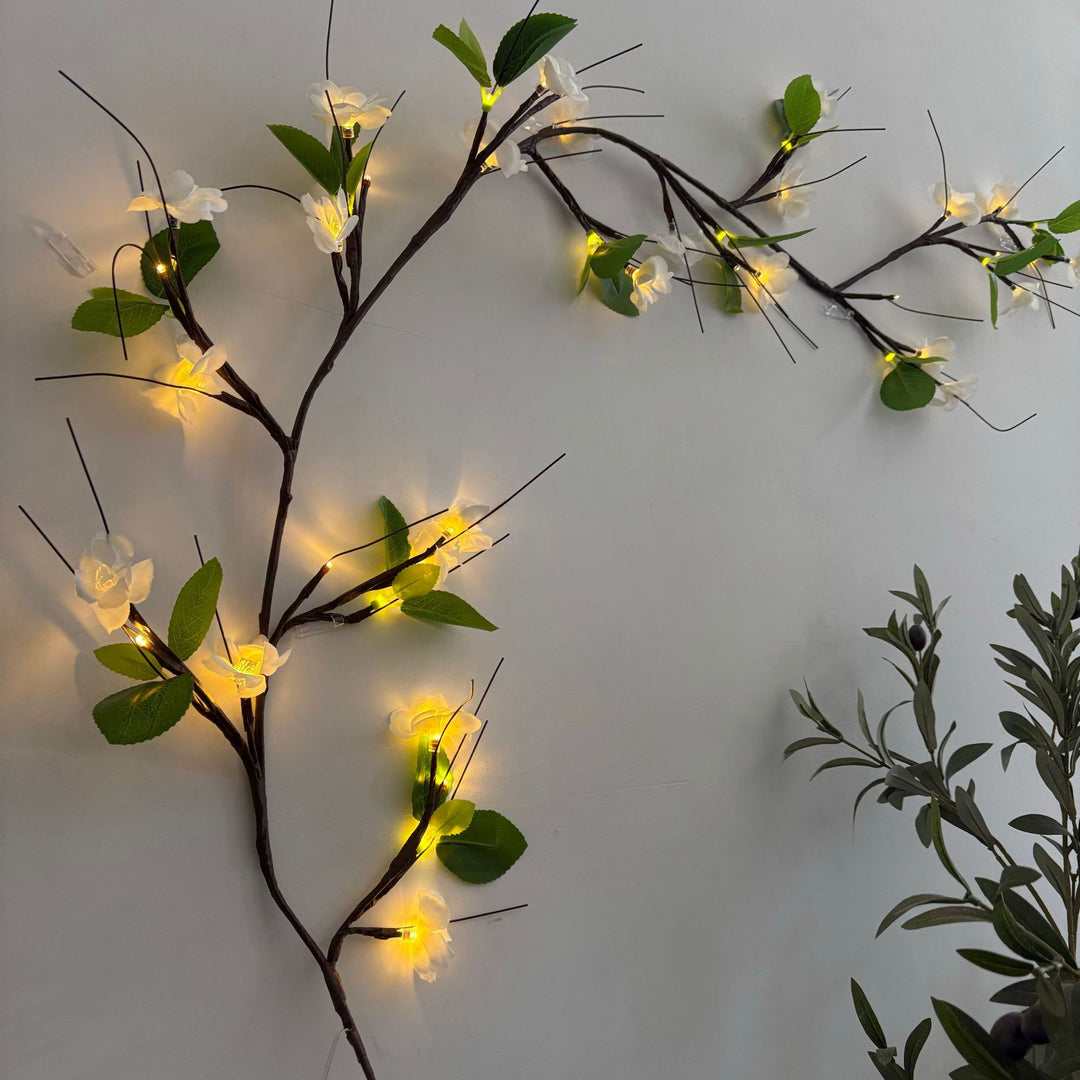 Verschnörkelte LED Kirschblüten Wandleuchte