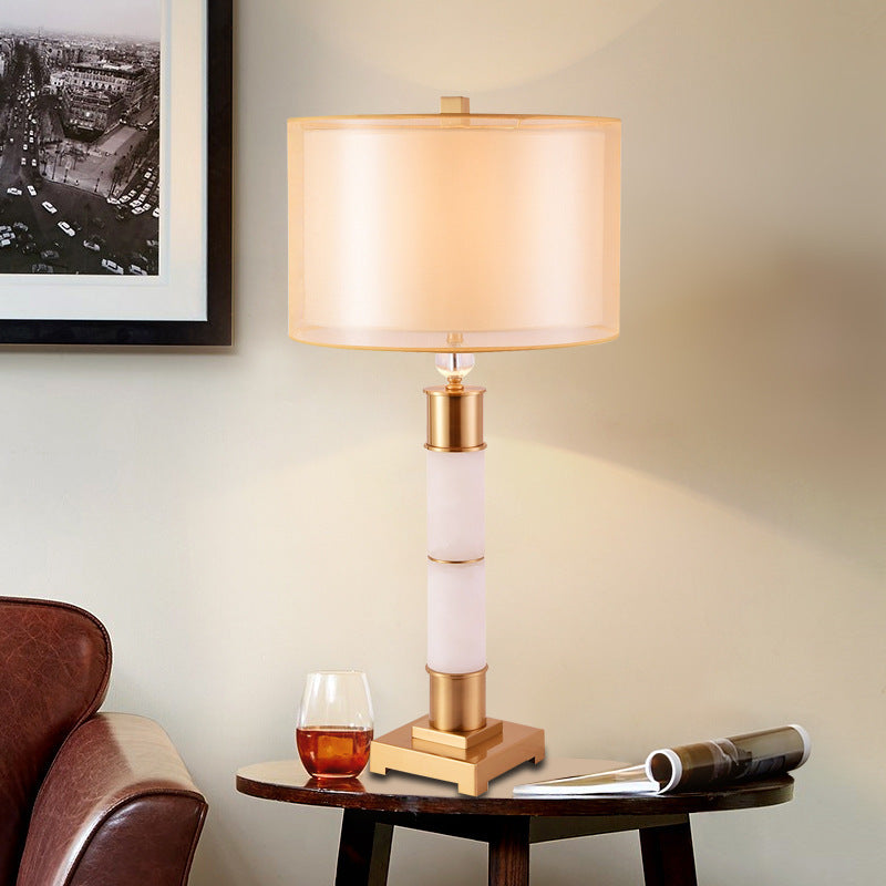 Elegante Marmor- und Messing-Tischlampe