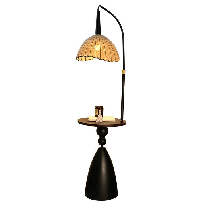 Elegante Bogen Stehlampe mit integriertem Beistelltisch