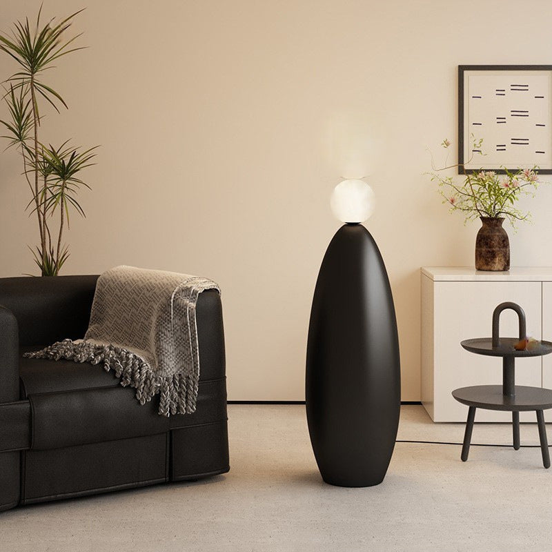 Skulptural Stehlampe mit dualem Globusdesign