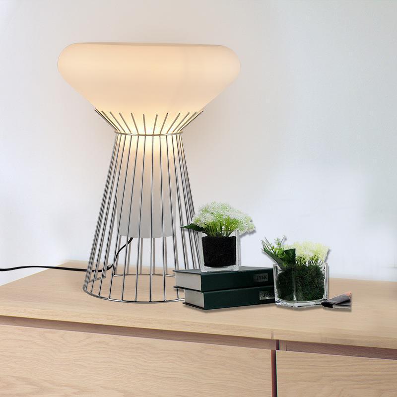 Moderne Minimalistische Tischlampe mit Geometrischem Design