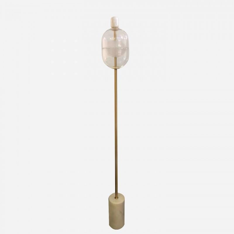 Minimalistische Glas- und Metall-Stehlampe