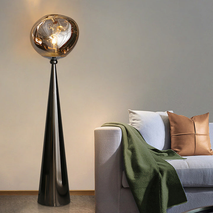 Künstlerische Stehlampe mit einzigartigem geometrischen Design