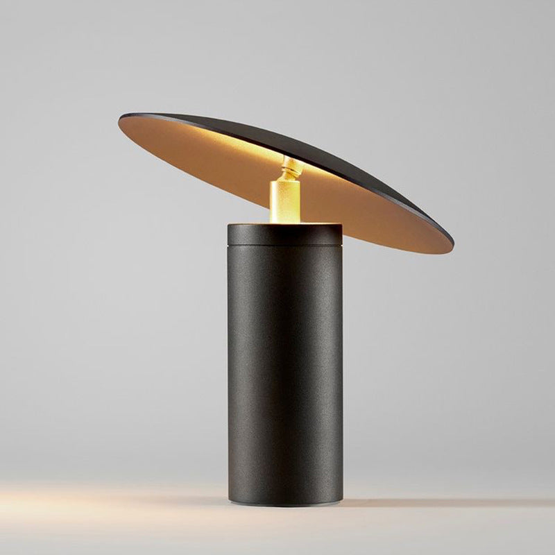 Moderne minimalistische Tischlampe