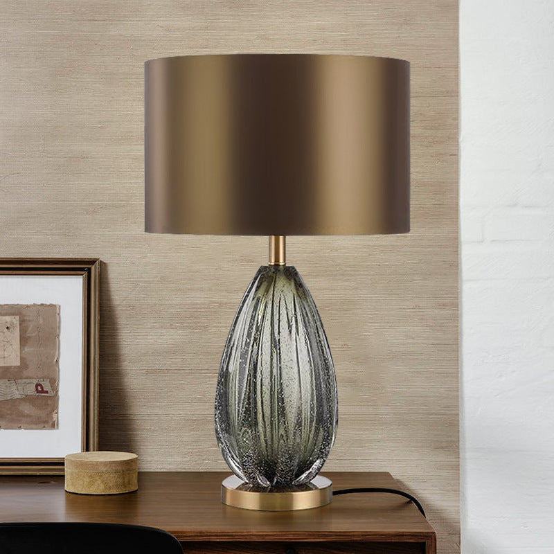 Elegante Glaskanten-Tischlampe