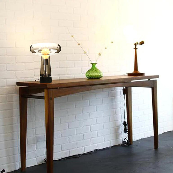 Elegante transparente Glastischlampe