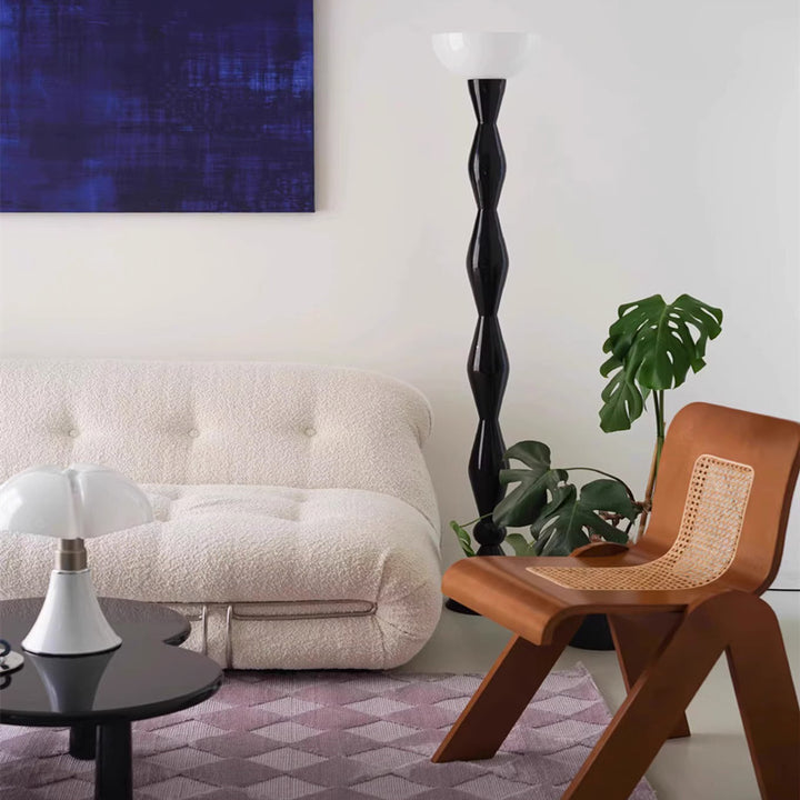 Skulpturale Stehlampe mit einzigartigem geometrischen Design