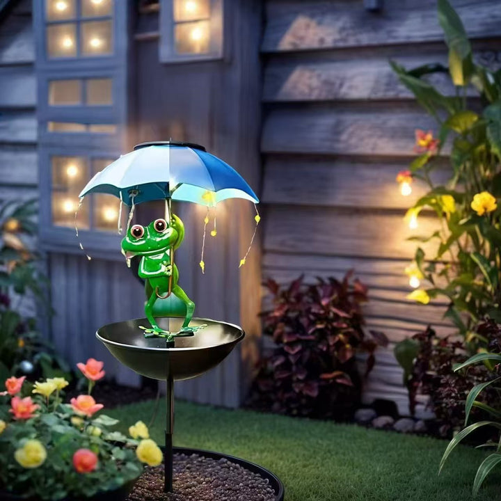 Dekorativer Garten-Vogelhaus-Stecker mit schützendem Regenschirm und verspielter Froschverzierung