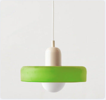Minimalistische Keramik Pendelleuchte mit geschichtetem Glockenschirm
