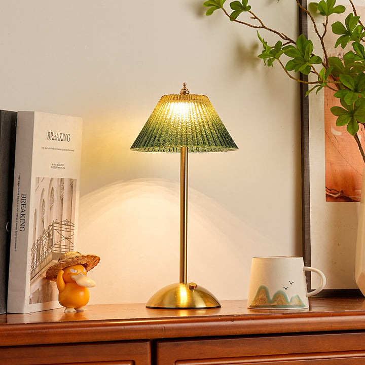 Rippenglas-Schirm Schreibtischlampe mit gebürstetem Messingstamm
