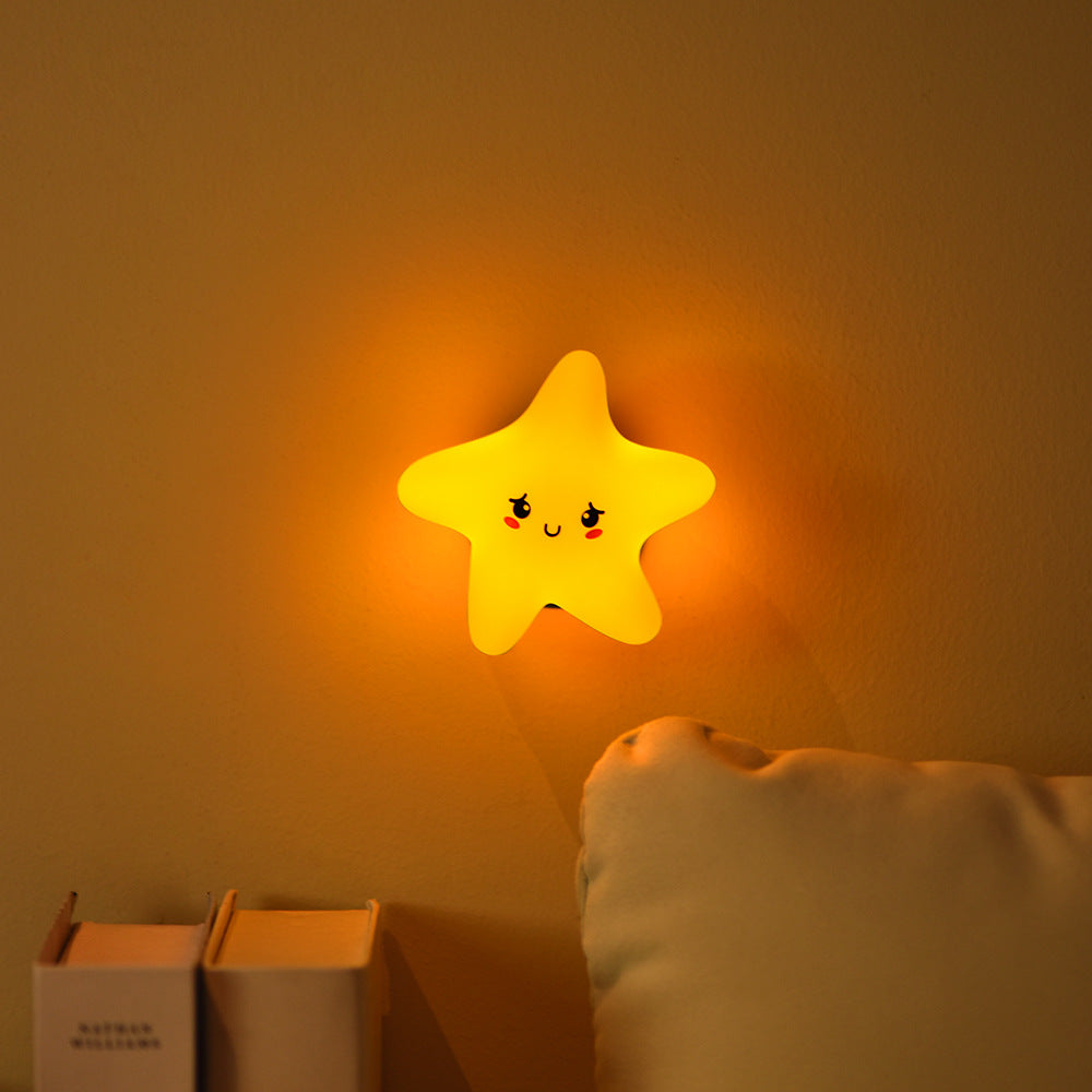 Niedliche LED Wolken Wand Nachtlicht für das Kinderzimmer mit sanfter warmer Ausstrahlung