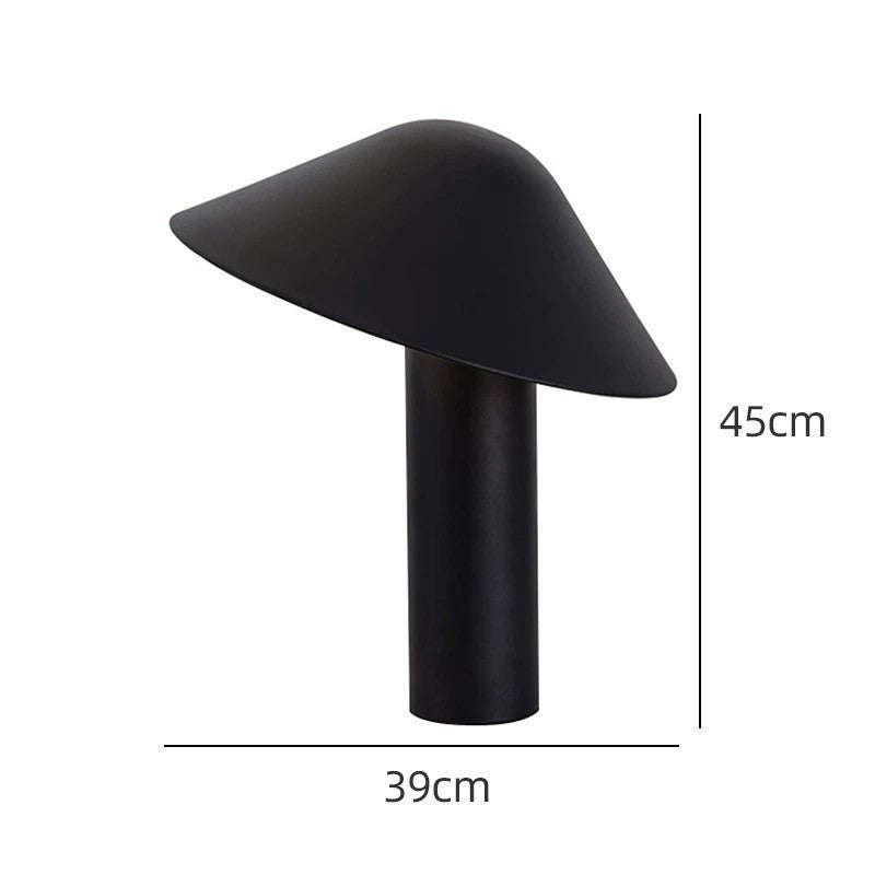 Moderne Minimalistische Tischlampe mit einzigartigem Schirmdesign