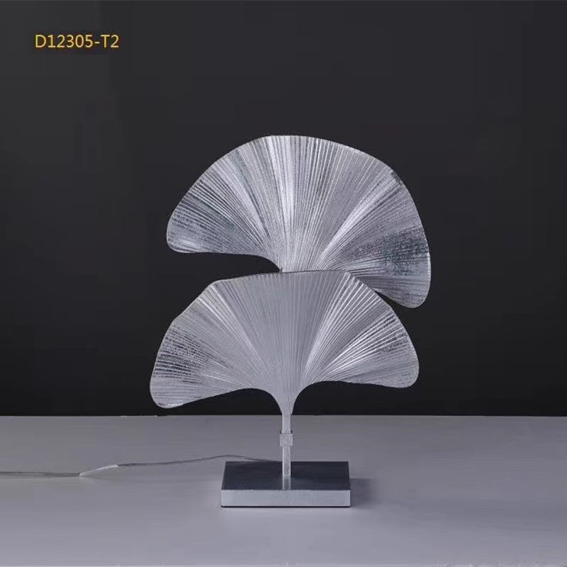 Künstlerische Tischlampe mit Ginkgo-Blatt-Design