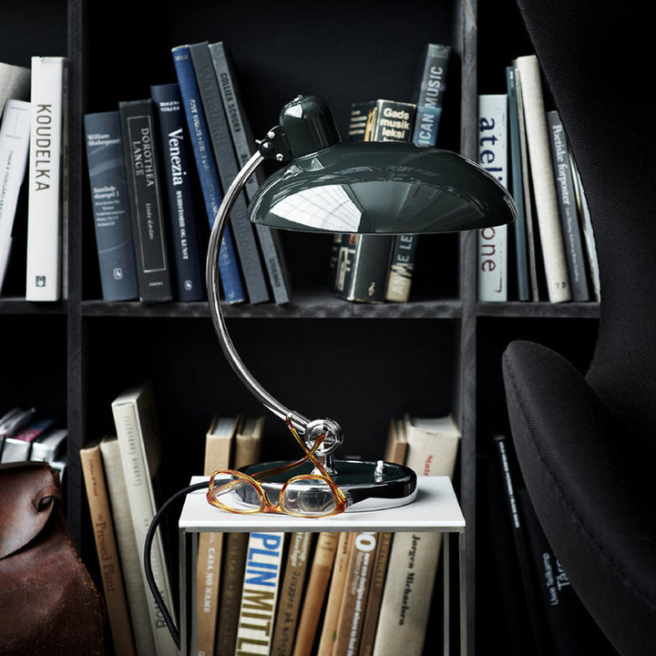Moderne verstellbare Schreibtischlampe