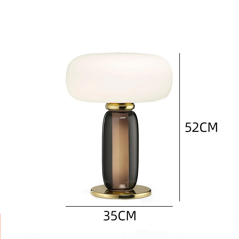 Moderne künstlerische Tischlampe mit elegantem Glasdesign