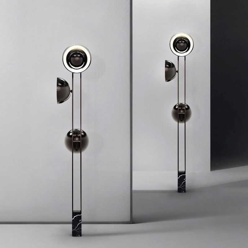 Moderne Stehlampe mit Marmorfuß