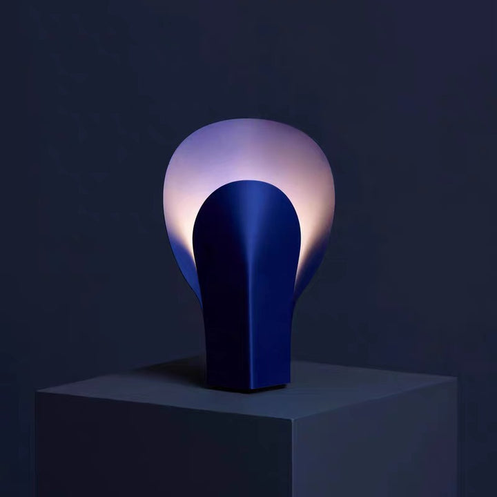 Moderne Minimalistische Tischlampe mit Eleganter Rundschattierung
