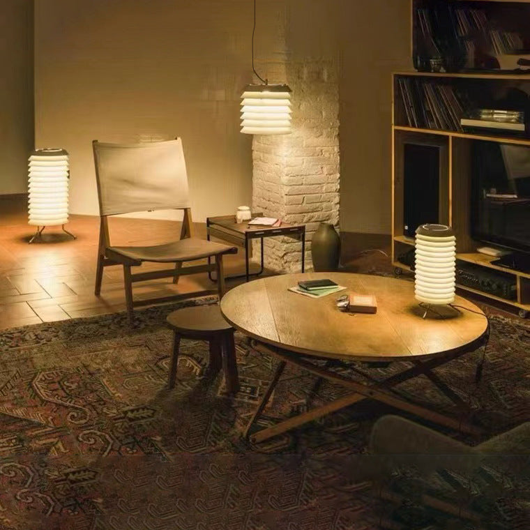Moderne Gerippte Tischlampe