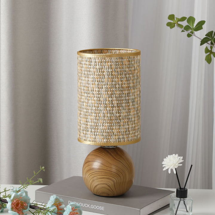 Runder Holzbasis Gewebter Rattan Schirm Tischlampe