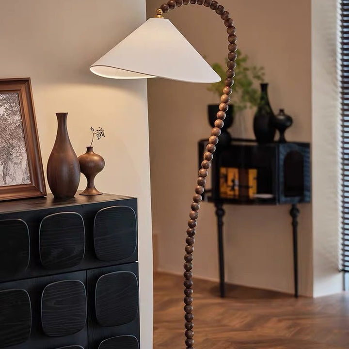 Kurvige zeitgenössische Stehlampe